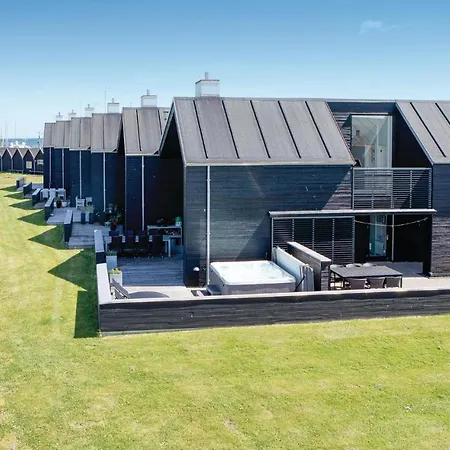Four-bedroom Holiday In